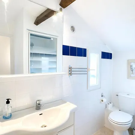 Maison Calme Au Bord De L'eau Lägenhet